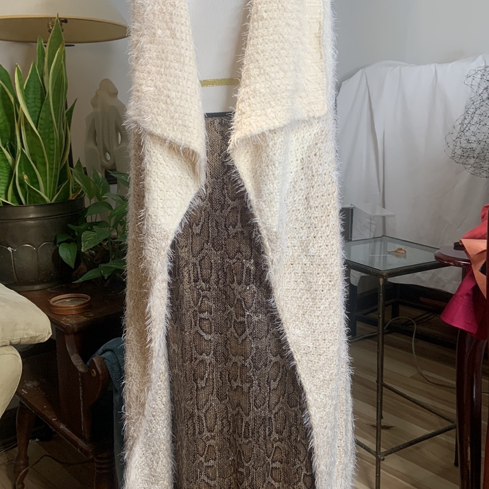 Soft Surroundings Sleeveless Cardigan Soft Cozy Plush Cream L/XL (12-18) $89! - Picture 4 of 11